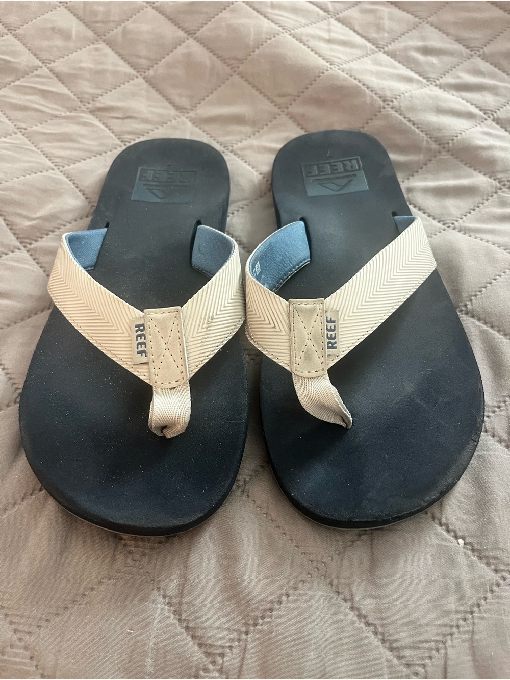 Reef Men’s Cream Straps Black Footbed Sandals